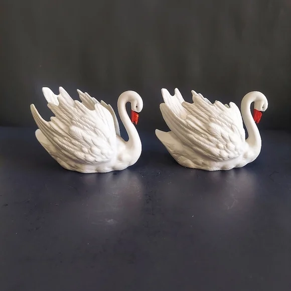 Vintage Goebel Porelain Swans - Rare find - Picture 1 of 9